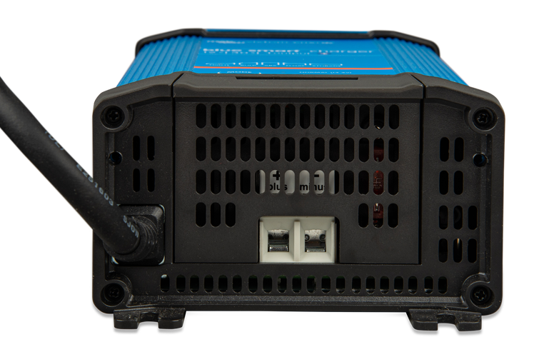 Victron Smart Blue Smart IP22 Ladegerät 12V 30A